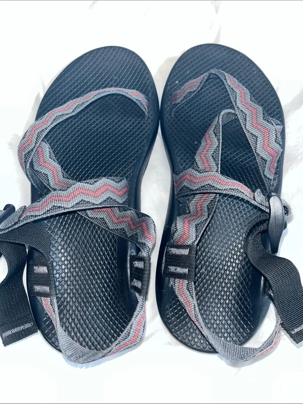 Chaco classic sandals men’s size 9 chevron print